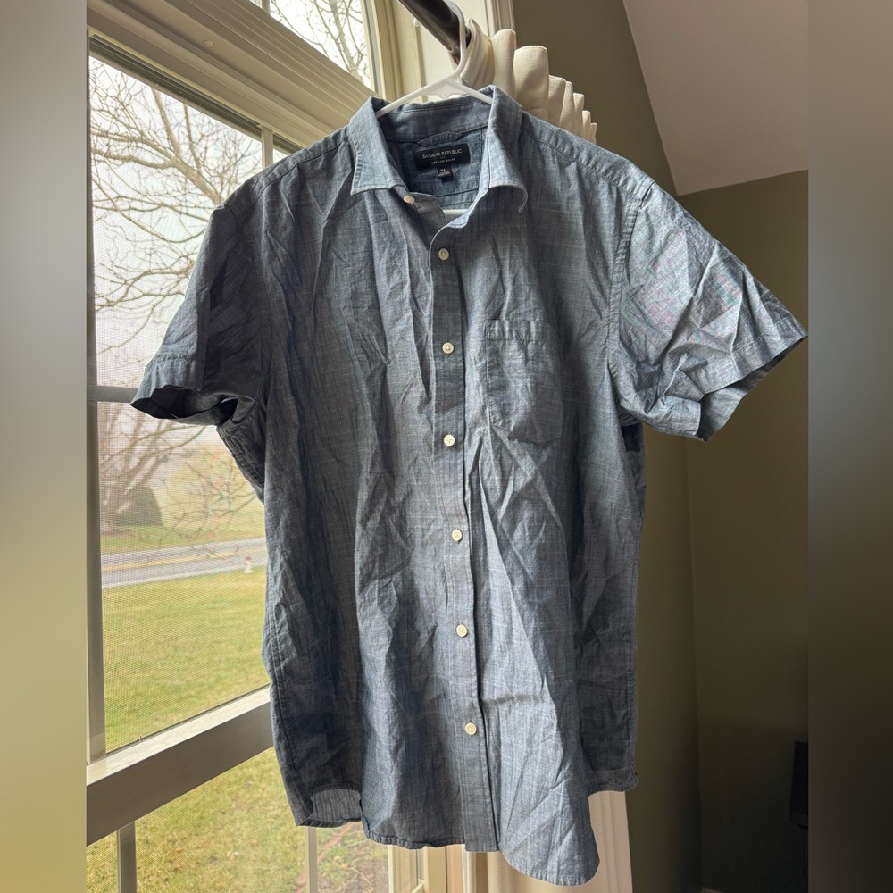 Men’s button down short sleeve